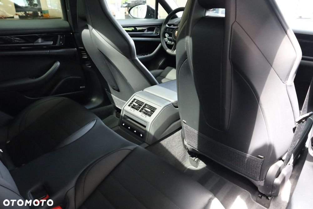 Porsche Panamera - 25
