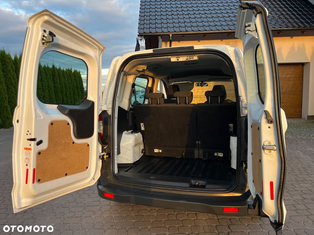 Ford Transit Courier - 10
