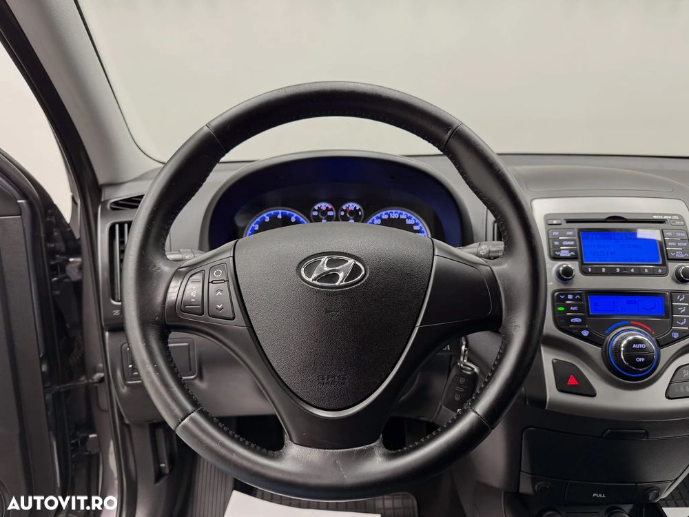 Hyundai i30 CW 1.4 GL Classic - 22