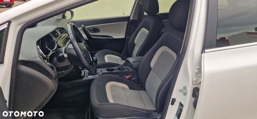 Kia Ceed 1.6 GDI Dream Team Edition - 12