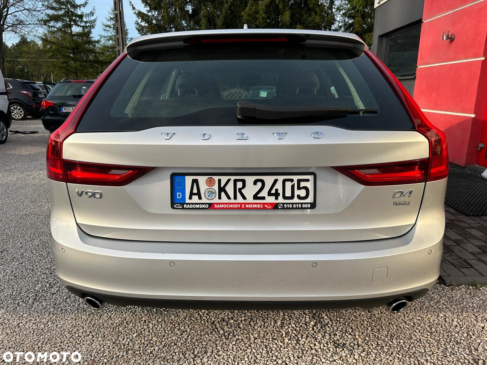 Volvo V90 D4 Momentum - 12