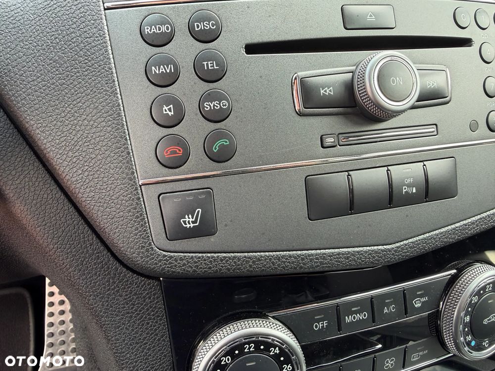 Mercedes-Benz Klasa C 220 CDI DPF BlueEFFICIENCY SPORT EDITION - 21