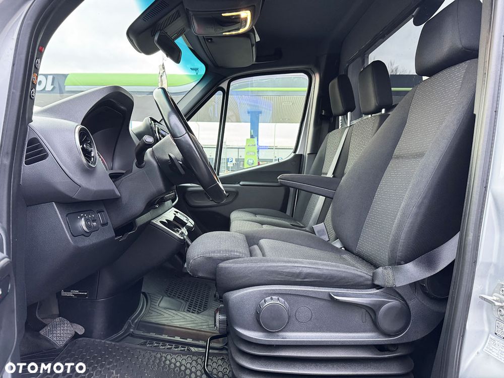 Mercedes-Benz Sprinter - 24