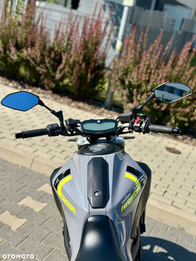 Yamaha MT - 8