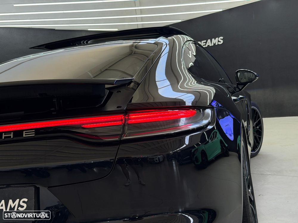 Porsche Panamera 4 E-Hybrid Platinum Edition - 44