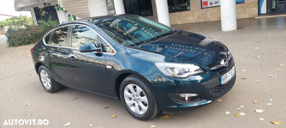Opel Astra 1.4 Turbo ECOTEC Cosmo - 4