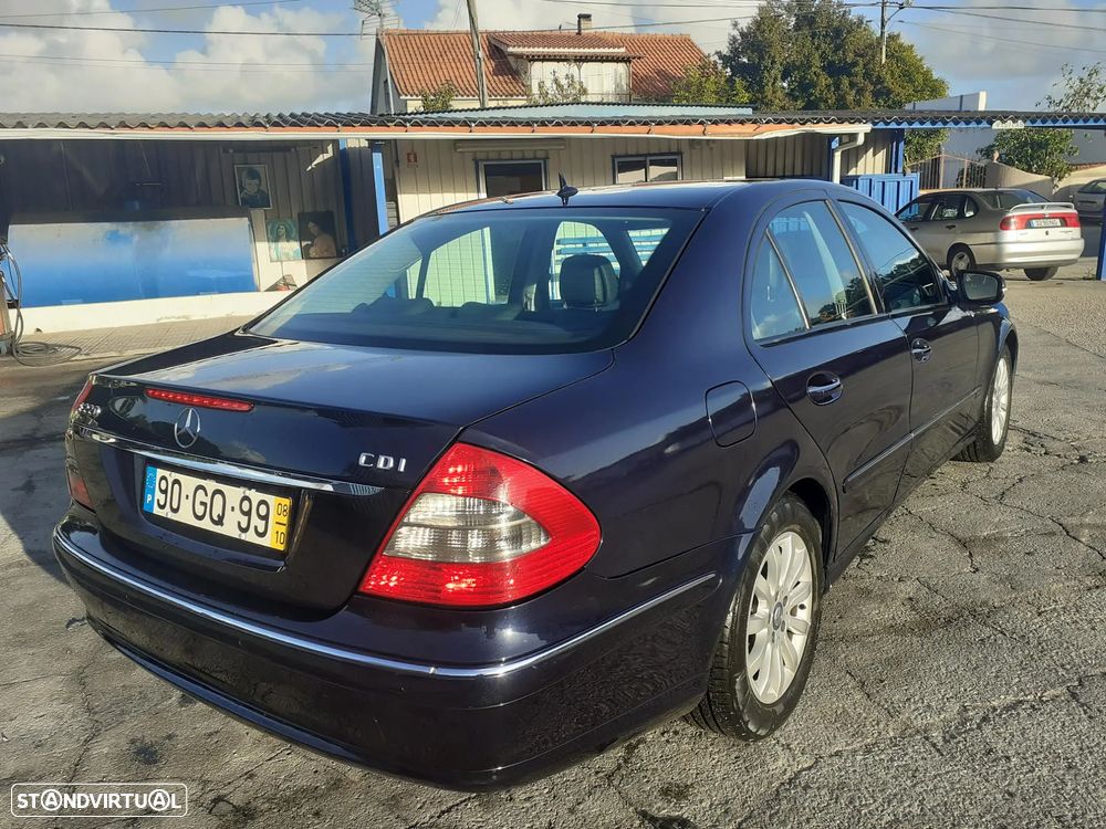 Mercedes-Benz 220 - 12