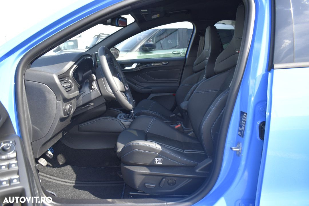 Ford Focus - 13