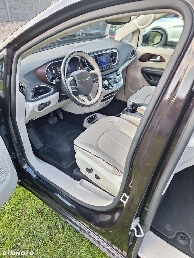 Chrysler Pacifica - 7