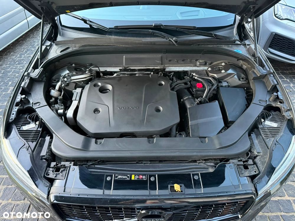 Volvo XC 60 D5 AWD R-Design - 38