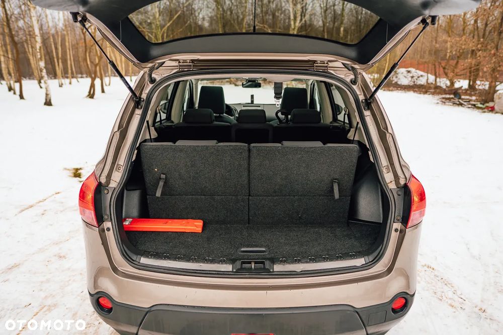 Nissan Qashqai+2 2.0 dCi DPF acenta - 11