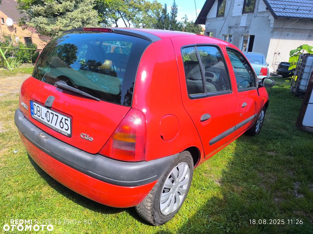 Renault Clio ver-1-2-free - 4