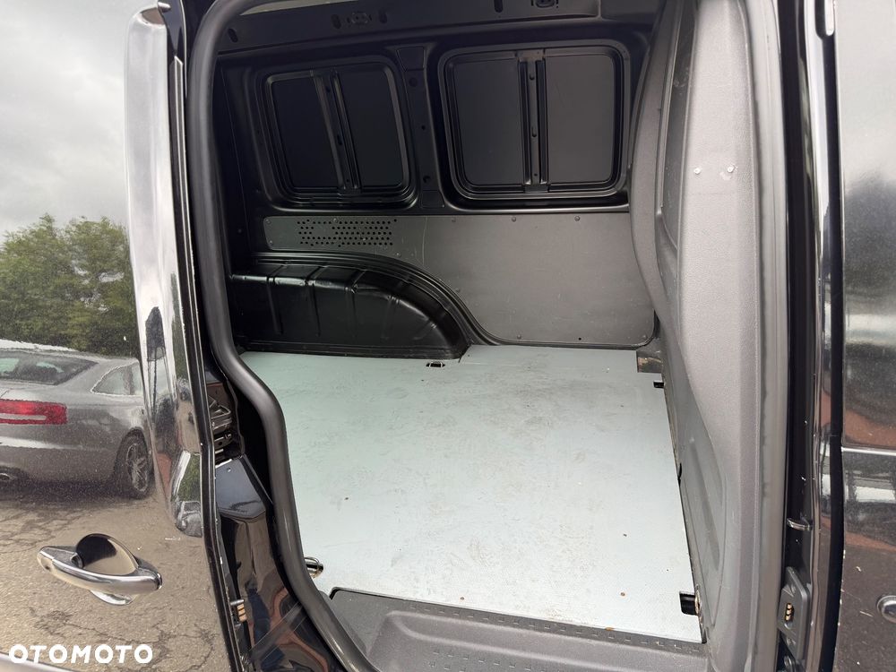 Volkswagen Caddy III - 21
