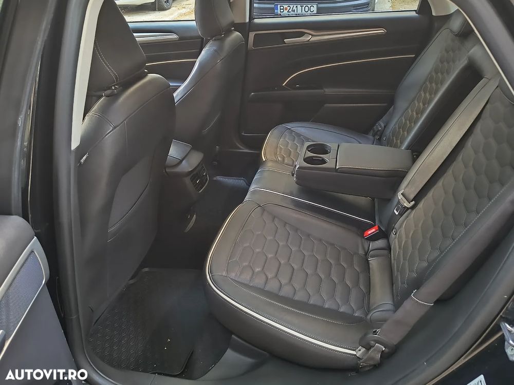 Ford Mondeo Vignale 2.0 Hybrid - 11