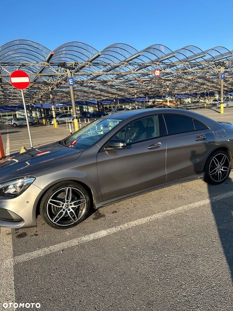 Mercedes-Benz CLA 220 4-Matic AMG Line - 4