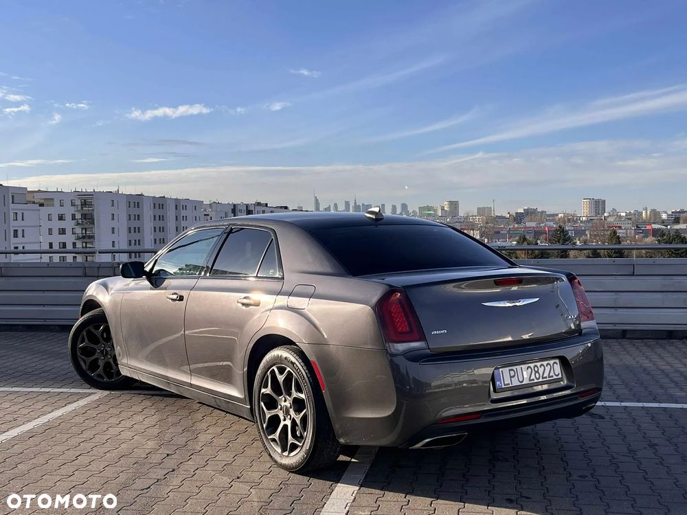 Chrysler 300s - 9