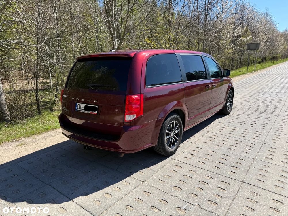 Dodge Grand Caravan - 5