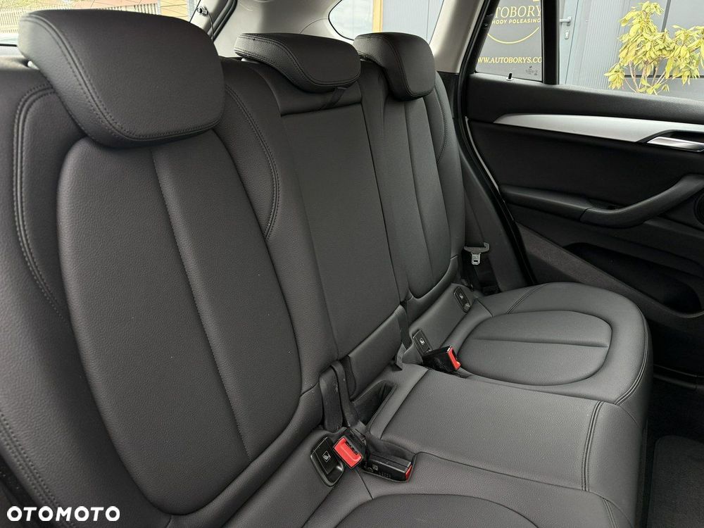 BMW X1 sDrive18i Business Edition - 36