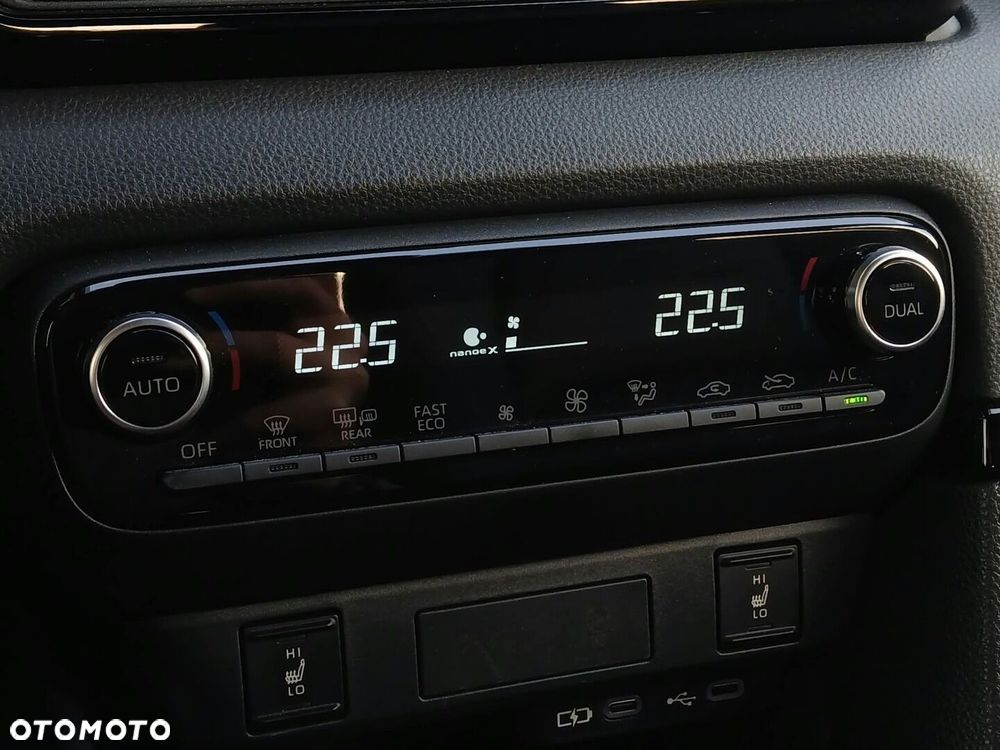 Toyota Yaris Hybrid 1.5 Executive - 23