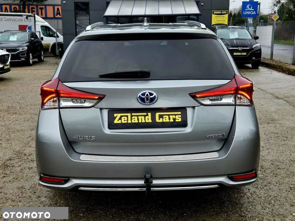 Toyota Auris 1.8 HSD Prestige - 11