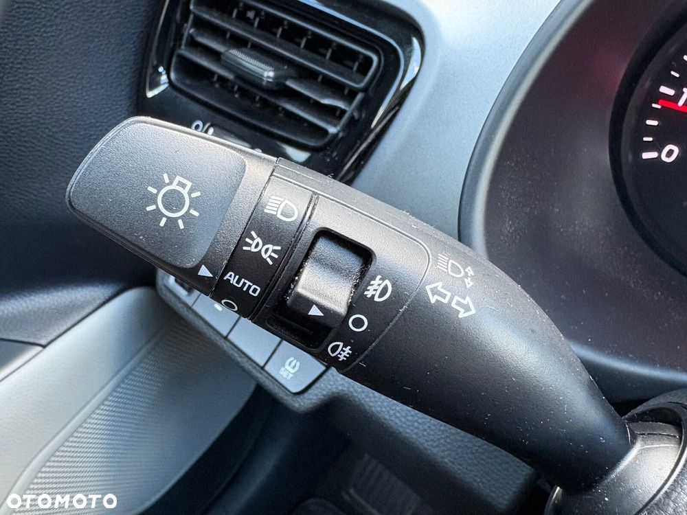 Kia Stonic - 23