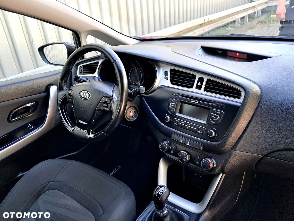 Kia Ceed 1.6 GDI Edition 7 - 23