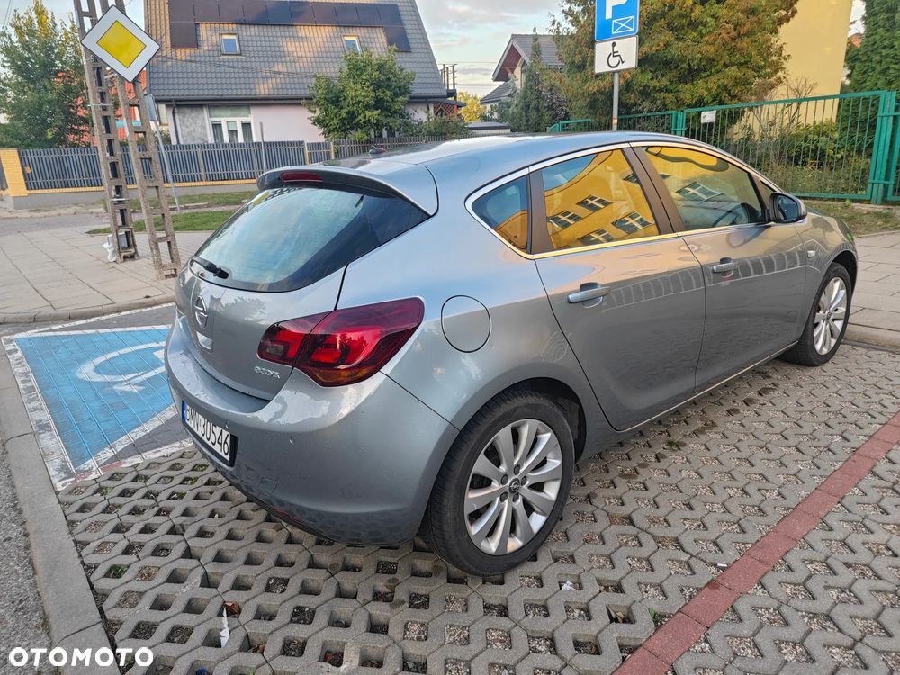 Opel Astra 1.4 Turbo Cosmo - 16