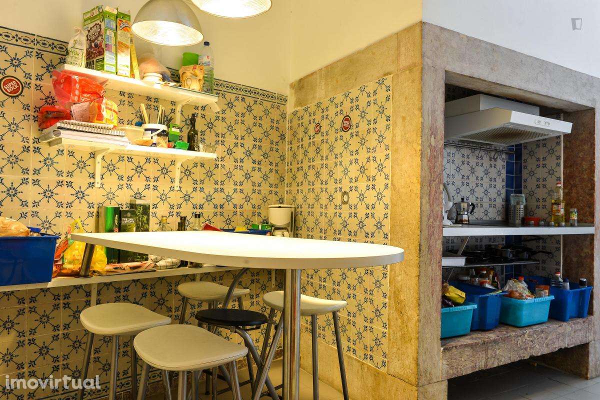 Quarto - localizado em Intendente Lisbon - Grande imagem: 5/33