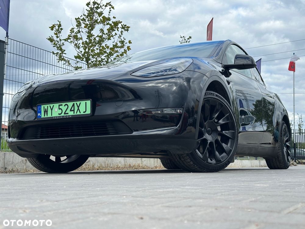 Tesla Y Performance AWD - 5