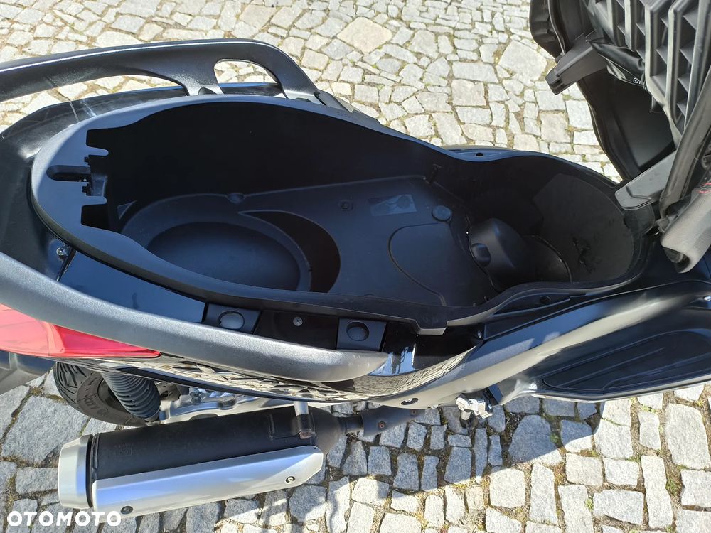 Yamaha X-max - 10
