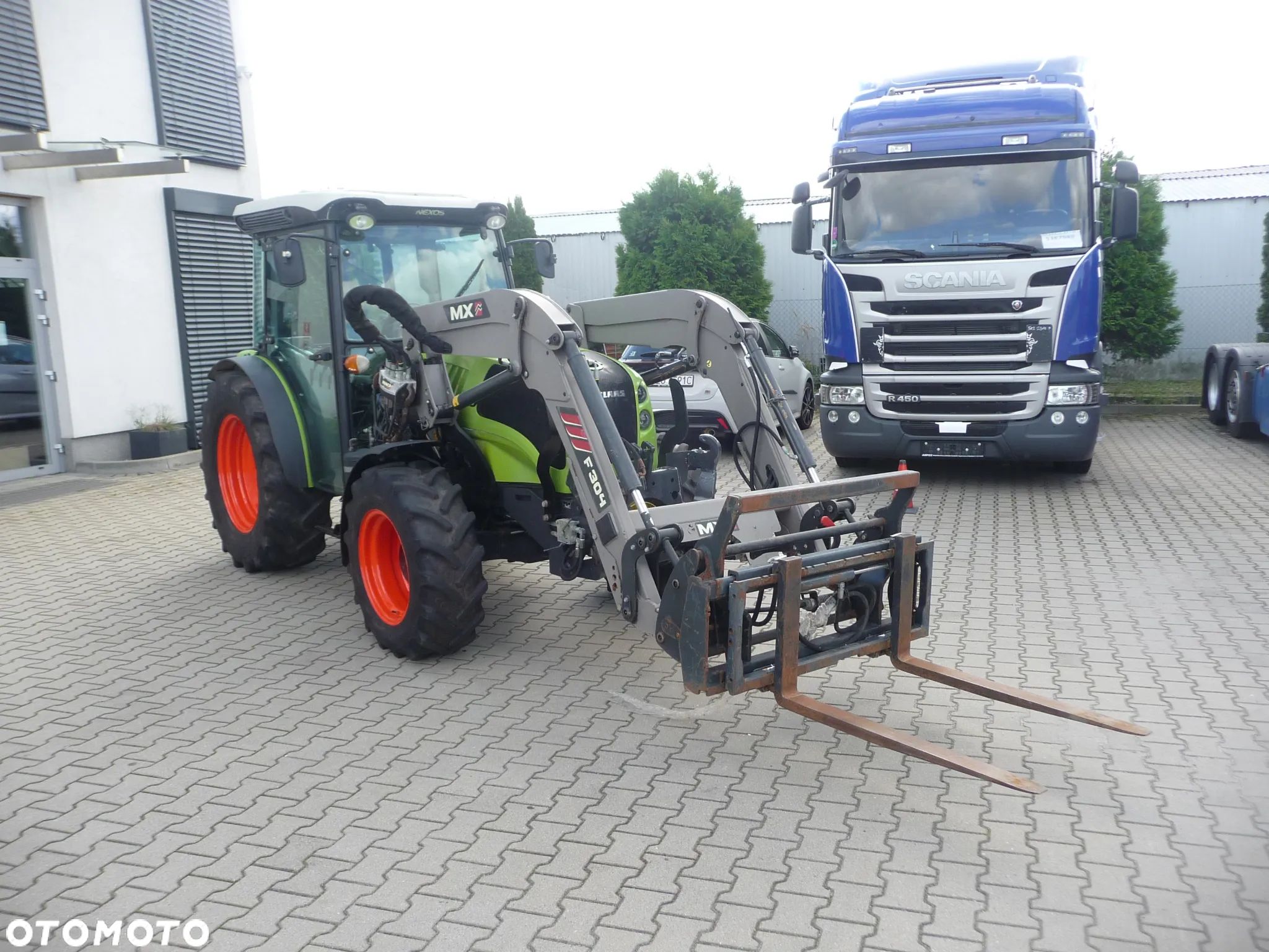 Claas Nexos 240F - 1