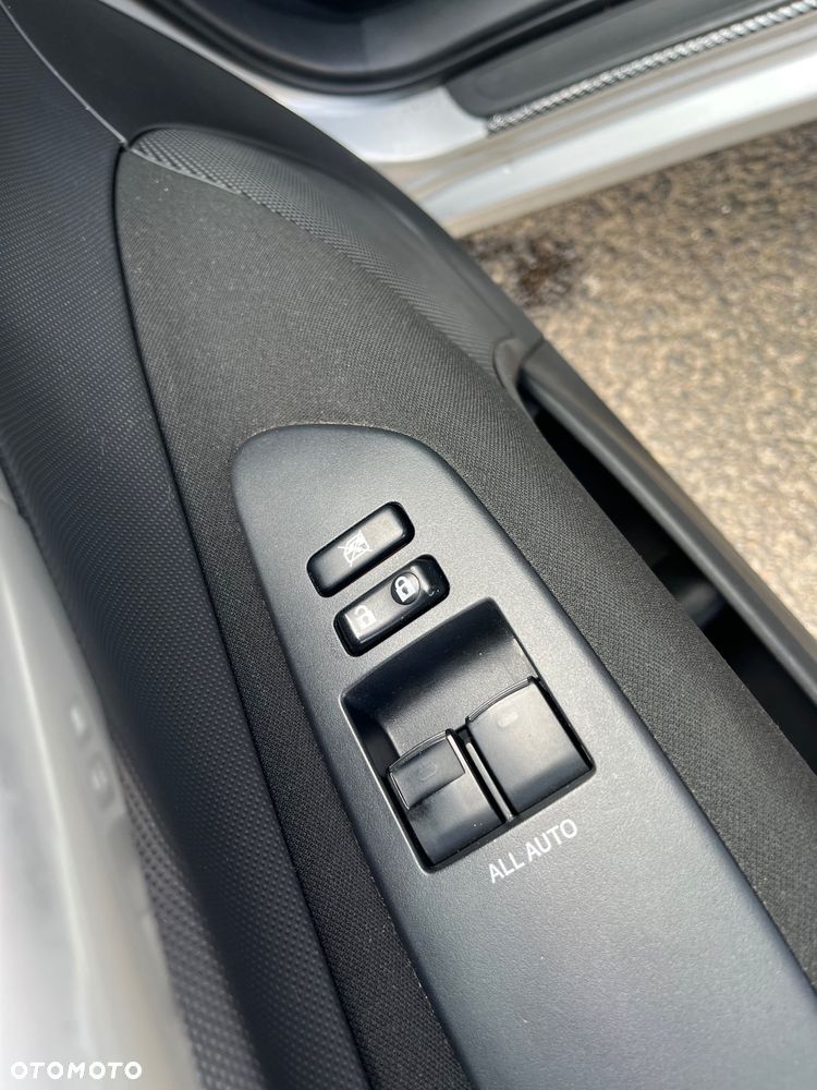 Toyota Auris 1.33 VVT-i Terra - 13