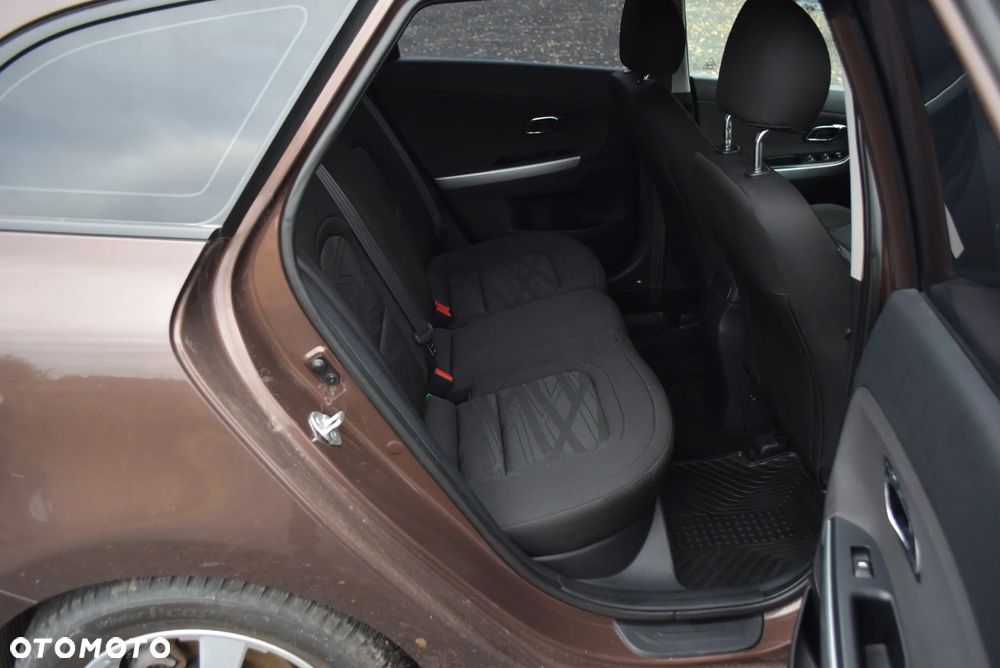 Kia Ceed 1.6 GDI Dream Team Edition - 17