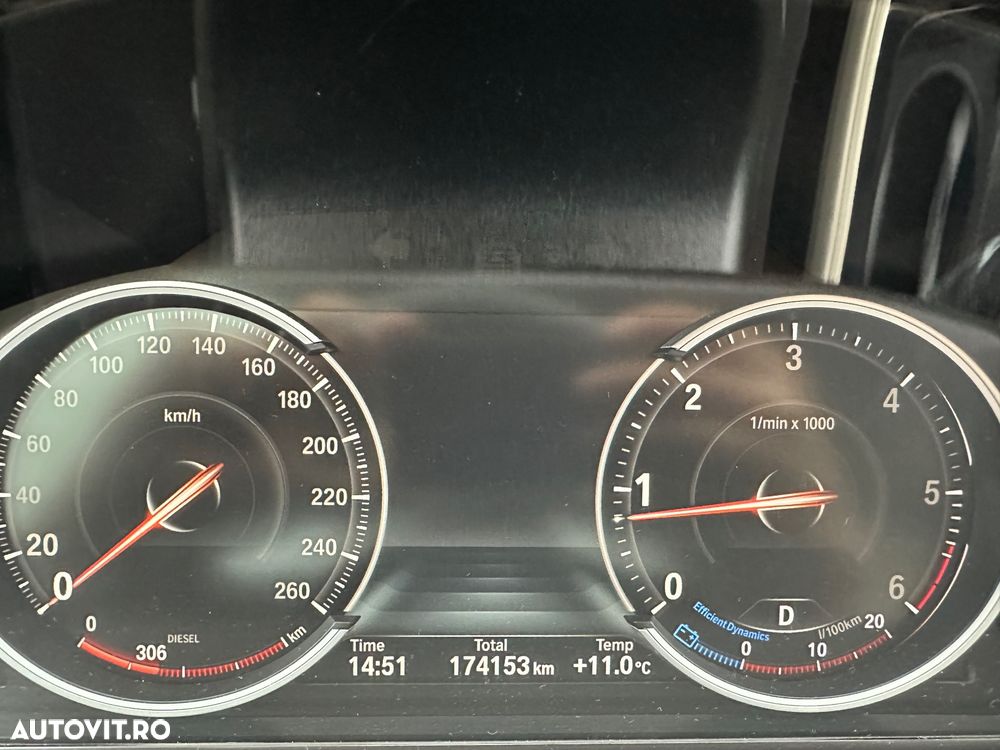 BMW Seria 5 525d xDrive AT - 11