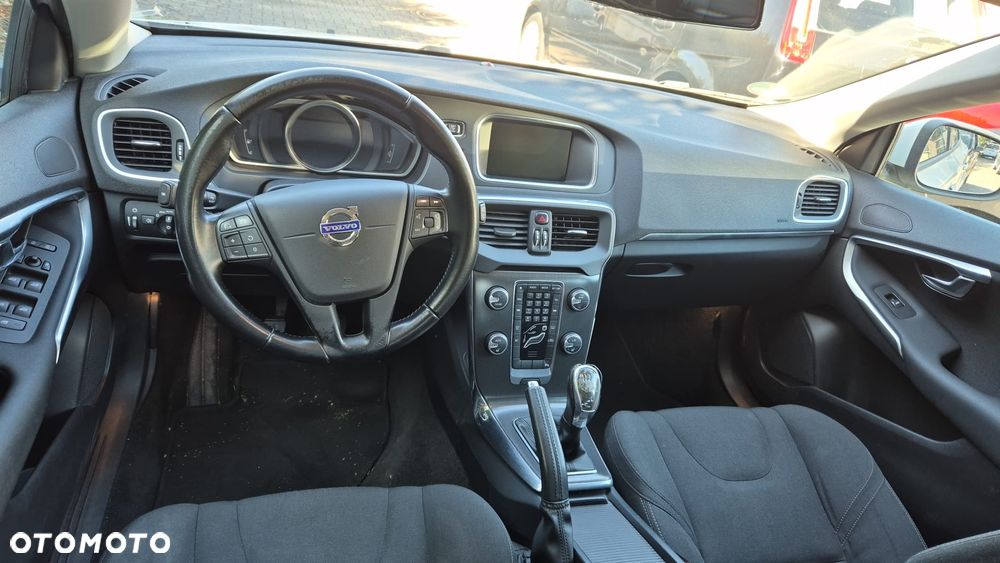Volvo V40 - 8