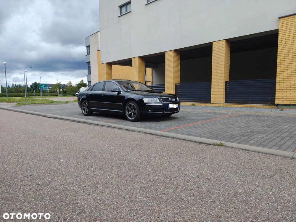 Audi A8 4.2 Quattro - 2
