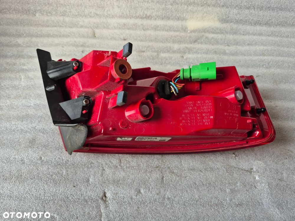 Audi A5 8T 8F LAMPA PRAWY LEWY TYŁ 8T8945096F 8T0945095F - 9