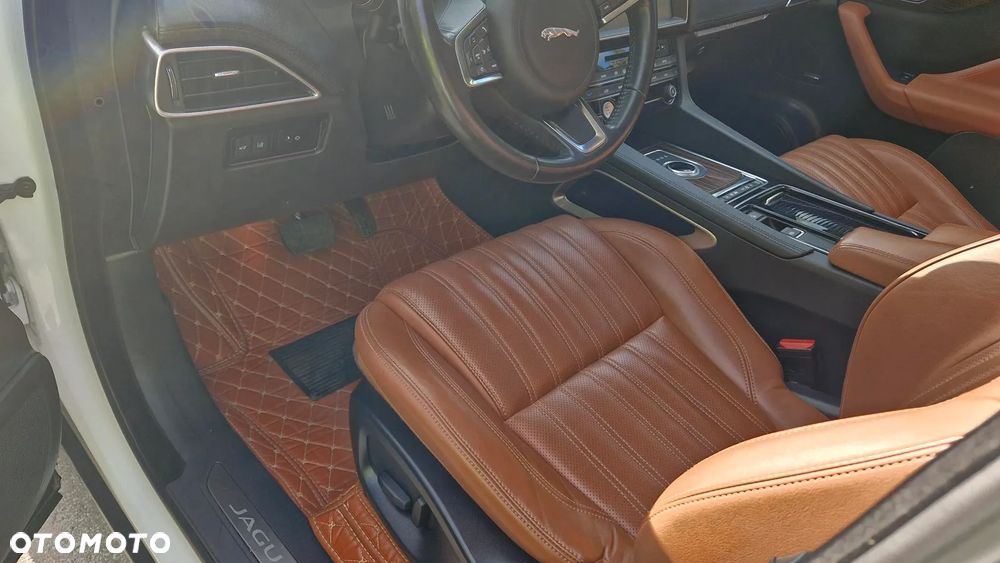 Jaguar F-Pace 2.0 i4P AWD Portfolio - 11