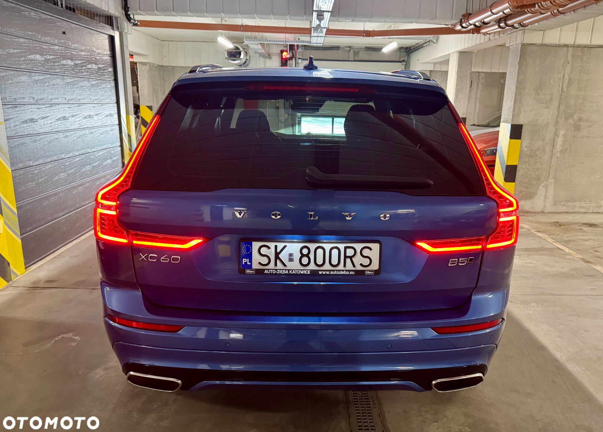 Volvo XC 60 D5 AWD R-Design - 16