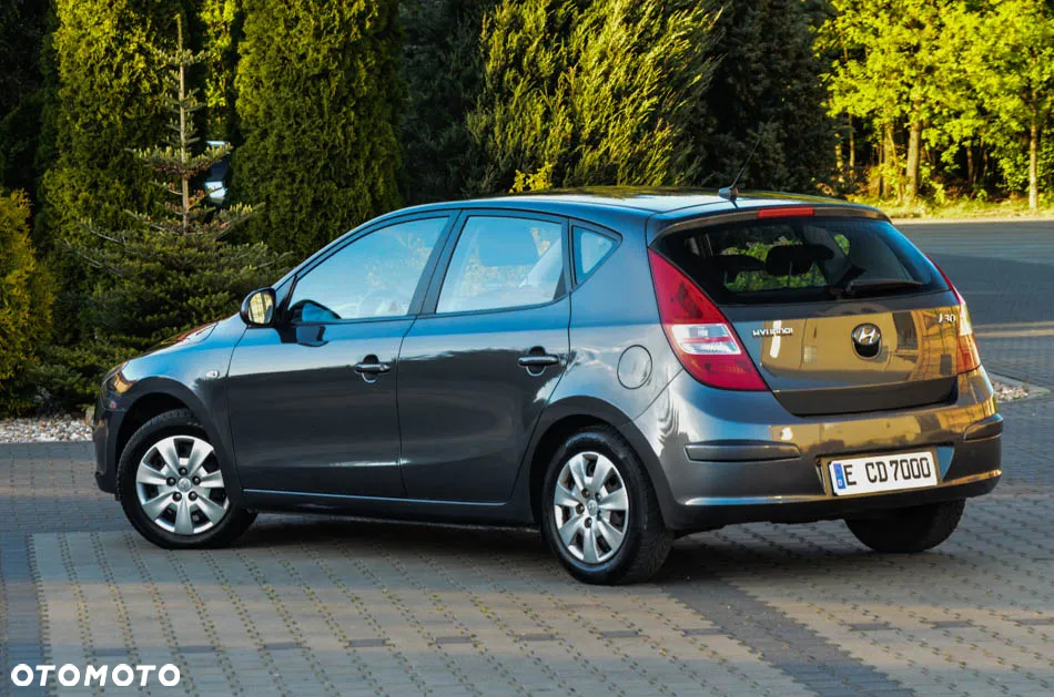 Hyundai i30 1.6 Comfort - 8