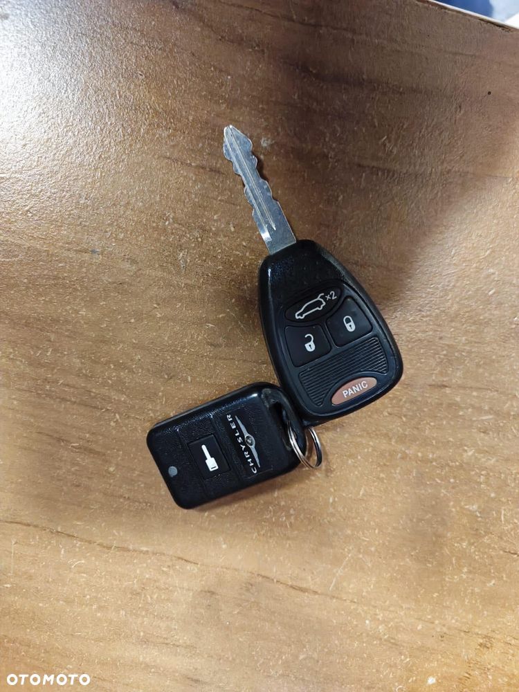 Chrysler Pacifica - 10