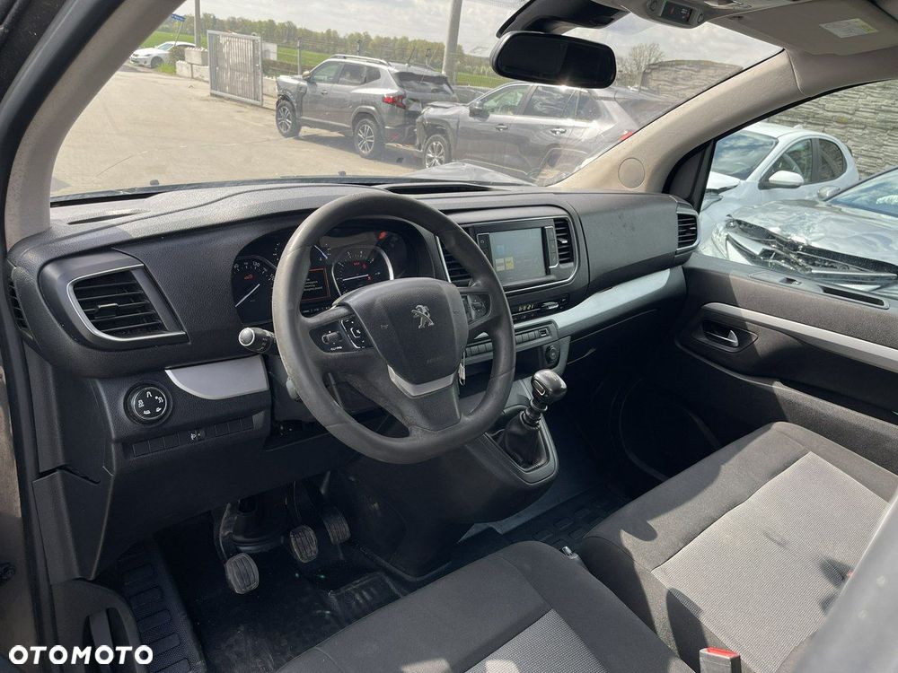 Peugeot Traveller - 8