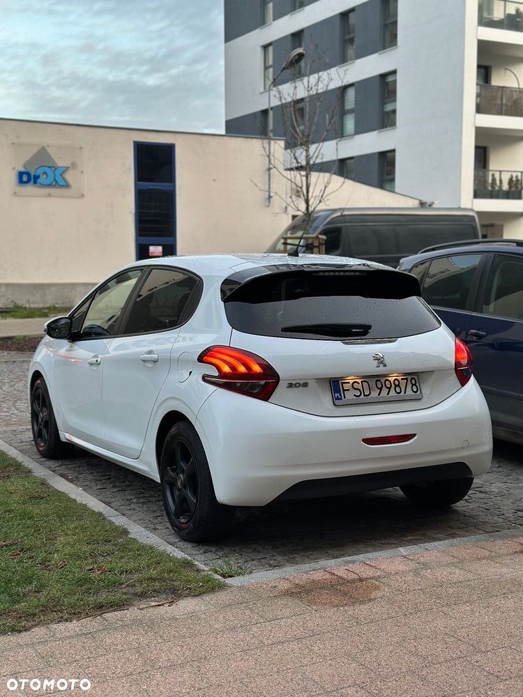 Peugeot 208 1.6 BlueHDi Allure S&S - 3