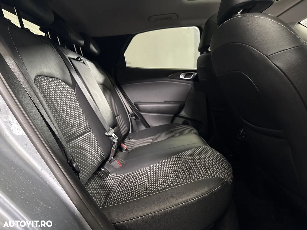 Kia XCeed - 13