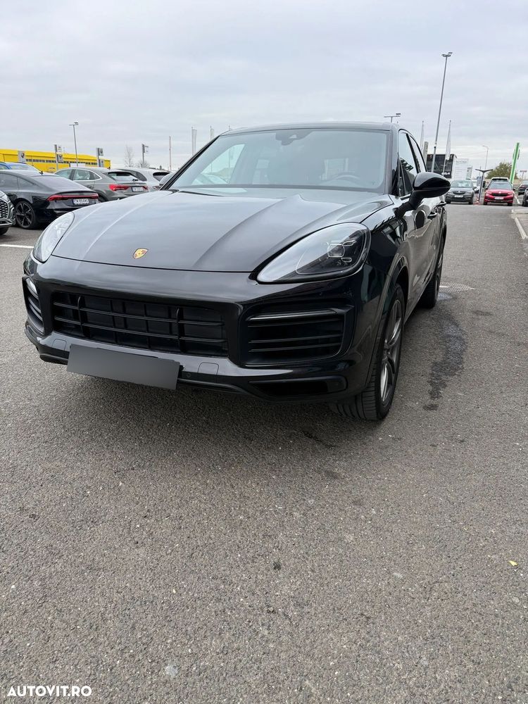 Porsche Cayenne - 1