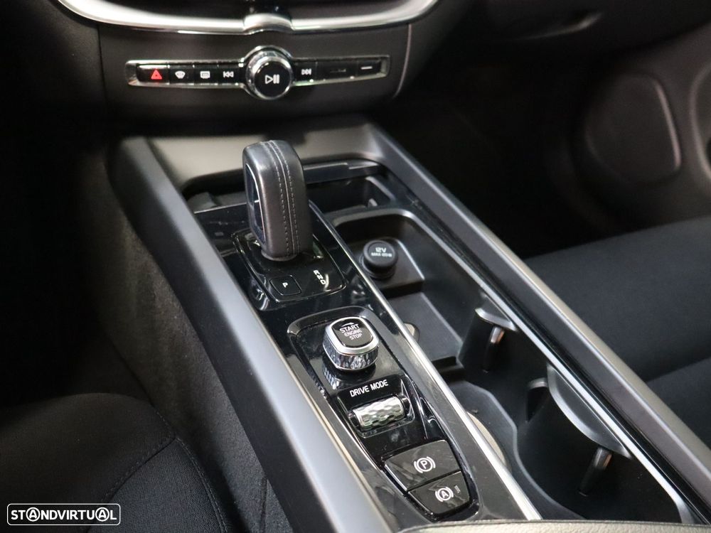 Volvo XC 60 2.0 T6 PHEV Inscription AWD - 23