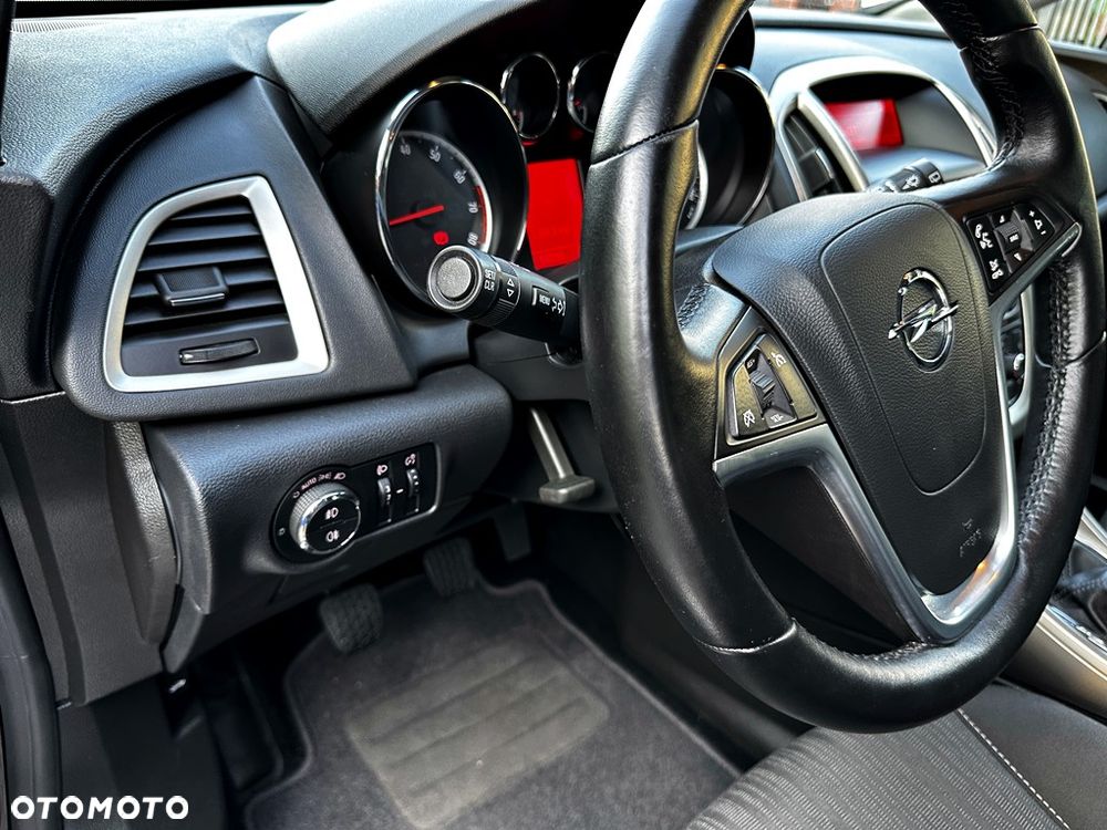Opel Astra 1.4 Turbo Design Edition - 22