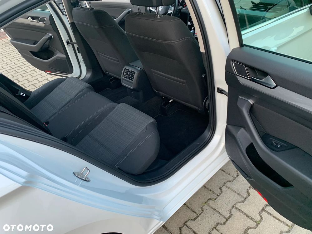 Volkswagen Passat 2.0 TDI EVO Business DSG - 16