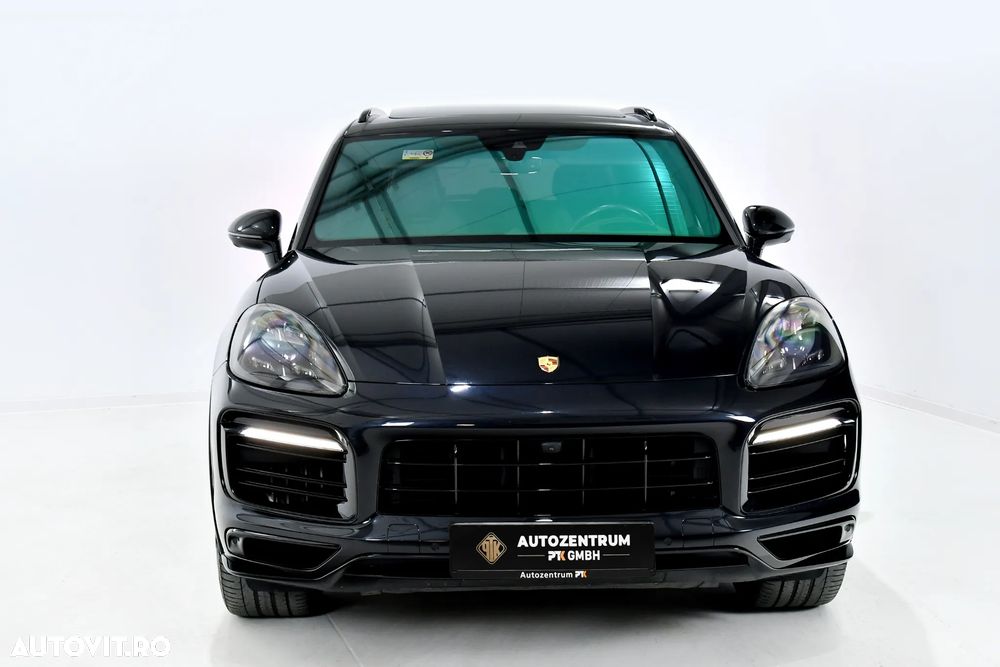 Porsche Cayenne - 2