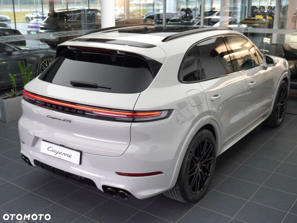 Porsche Cayenne GTS - 16